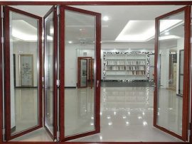 cửa kính cường lực có an toàn không